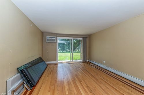 8577 101st Ter, Palos Hills, IL 60465-1337
