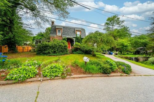6 Tanglewylde Pl, Quaker Hill, CT 06375-1028