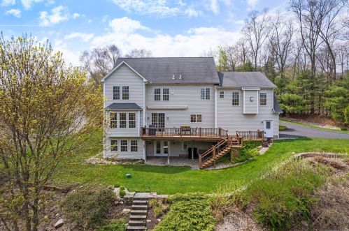 20 Angelas Way, Unionville, CT 06013-2442