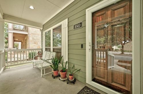 1040 Powell St, Uhland, TX 78640-6062