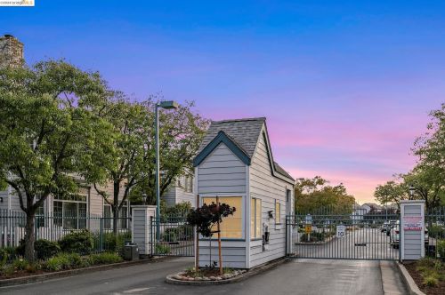 502 Commodore Dr, Richmond CA  94804-4583 exterior