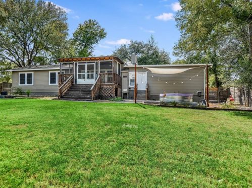 6207 Betty Cook Dr, Austin TX  78723-3313 exterior