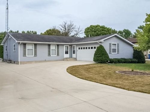 211 Grant St, Rollo, IL 60518-8079
