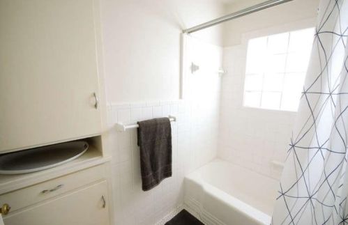 407 Annie St, Austin TX  78704-3509 exterior