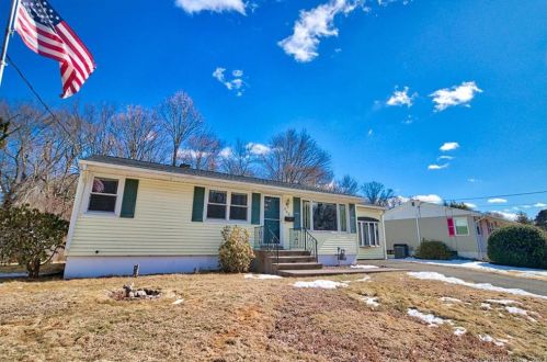 262 Celia Dr, Waterbury, CT 06705-3111