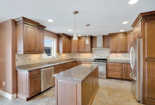 1100 Hyde Park, Crown Point IN 46307-7881 exterior