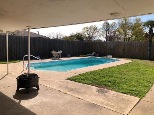 1910 Kentwood Ln, Carrollton TX  75007-2408 exterior