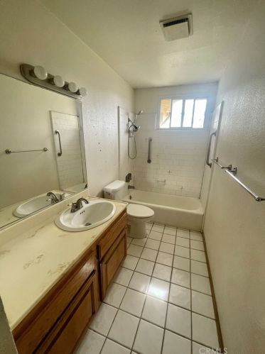 1936 Harle Ave, Anaheim CA  92804-6020 exterior