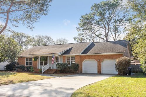 759 Gypsy Ln, Mount Pleasant, SC 29464-5118