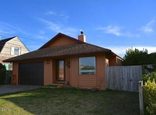 1039 Elizabeth St, Newport, OR 97365-5116