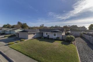 1472 Dena Dr, Mckinleyville, CA 95519-4142