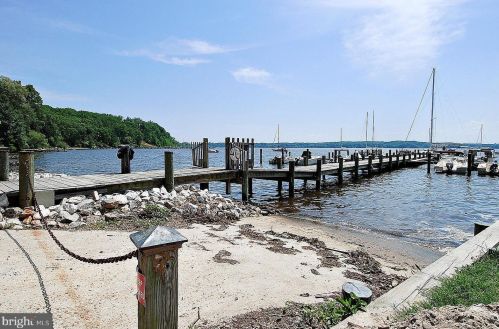 410 Old County Rd, Severna Park MD 21146-4655 exterior