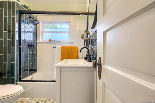 3221 Grant St, Englewood CO 80113-6829 exterior