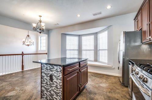 1558 Biltmore Ln, Irving TX  75063-3503 exterior