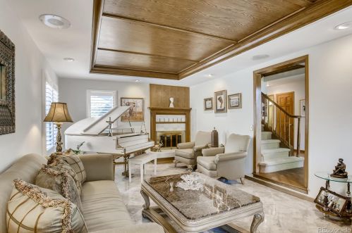 9015 Colorado Cir, Denver, CO 80231-2923