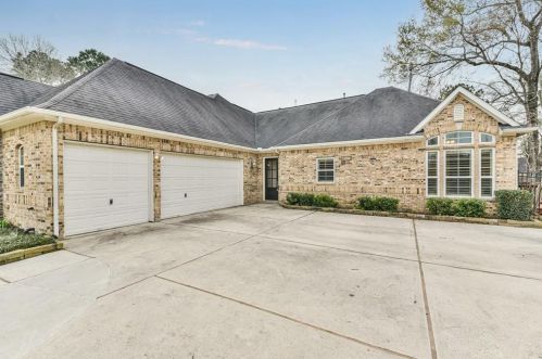 2 Sagestone, Conroe TX  77304-6711 exterior
