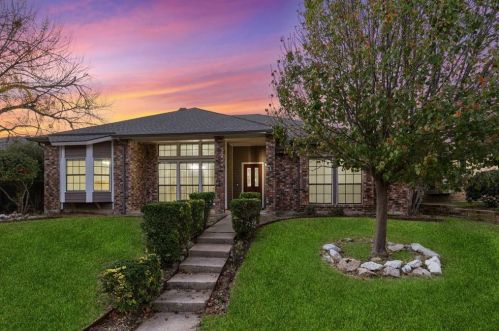 4221 Harvest Point Dr, Carrollton, TX 75010-4125