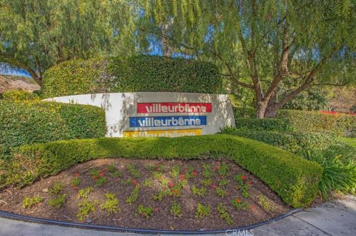 5846 Creekside Ave, Orange CA  92869-5702 exterior