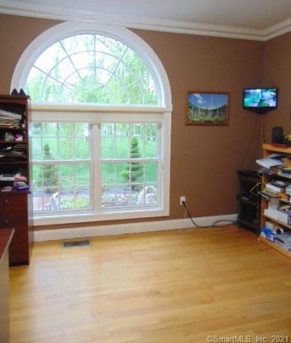 1490 Marion Rd, Cheshire, CT 06410-1108