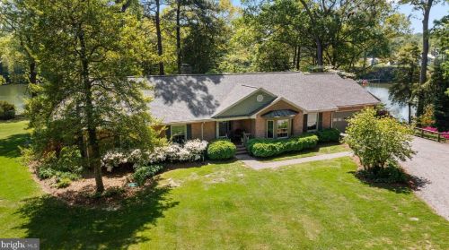279 Dawson Ln, White Stone, VA 22578-2104