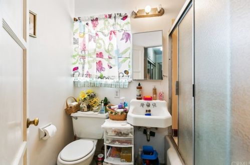 438 Ivy St, Glendale CA  91204-1272 exterior