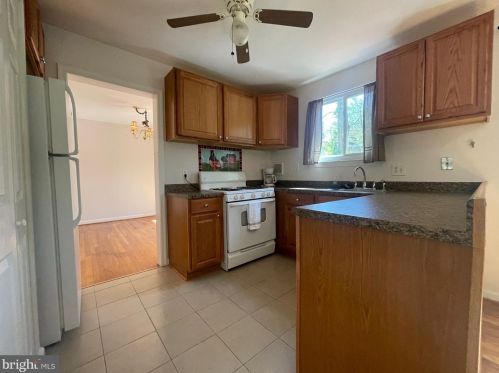 8701 Parliament Dr, Springfield VA  22151-1224 exterior