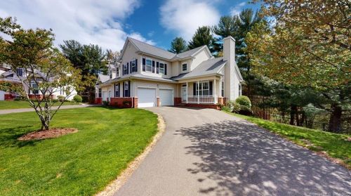 24 Scarlet Ln, Windsor, CT 06095-4769