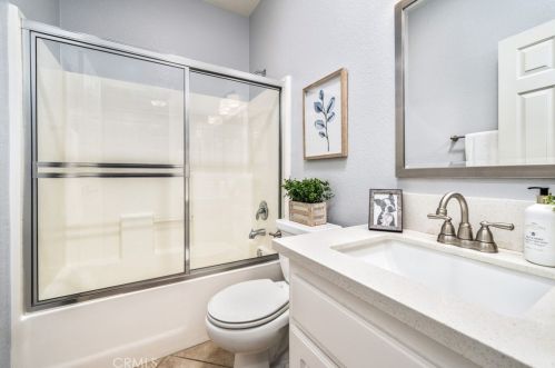 12611 Avocado Way, Riverside CA  92503-7031 exterior