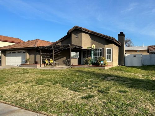 11568 Freedom Trl, Riverside CA  92503-5066 exterior