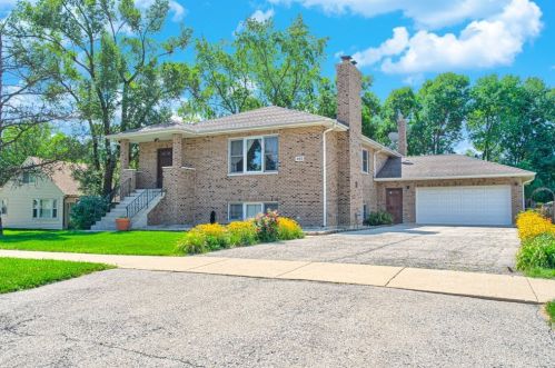 460 Itasca St, Wood Dale, IL 60191-1408