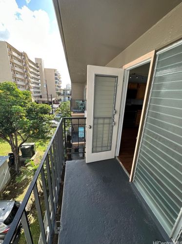 1442 Kewalo St, Honolulu HI  96822-4177 exterior
