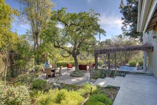 19601 Valdez Dr, Los Angeles, CA 91356-4911