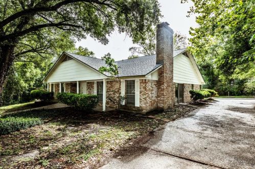 2525 Robinson Way, Huntsville, TX 77340-4254