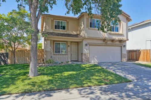 6517 Cowboy Way, Citrus Heights, CA 95621-3325
