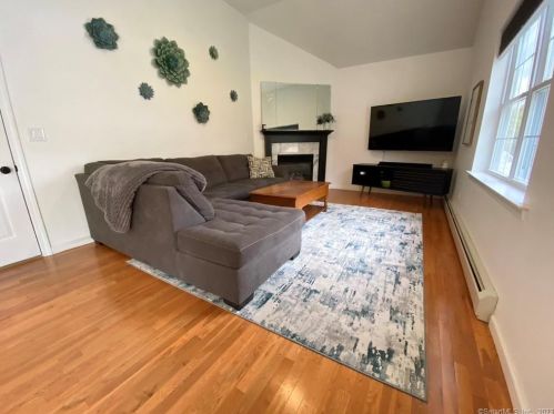 560 Wood Duck Dr, Torrington CT  06790-2587 exterior