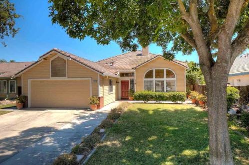1890 Plum Ln, Tracy, CA 95376-9295