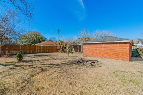 244 Bastrop St, Angleton TX 77515-4106 exterior