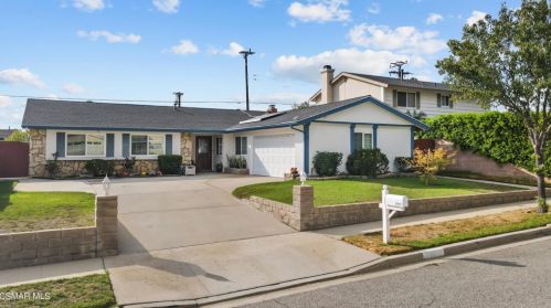 2117 Belhaven Ave, Simi Valley, CA 93063-3957
