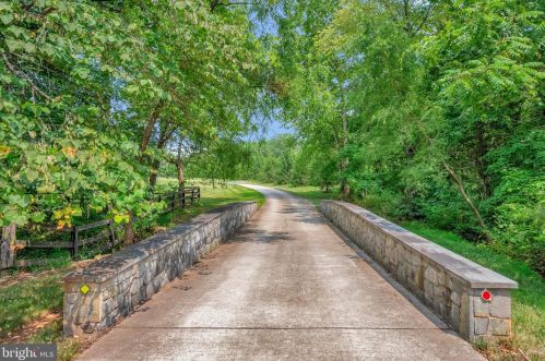 9301 Mackenzie Meadow Ct, Nokesville, VA 20181-1032