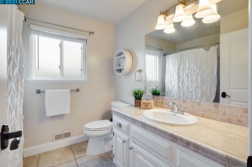 5210 Jomar Dr, Concord CA  94521-2343 exterior