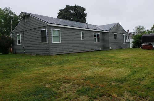 15 Dawn Ave, Lewiston, ME 04240-5010