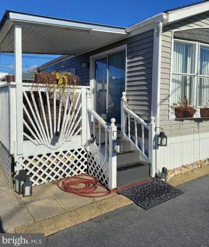 5224 Marlton Pike, Camden NJ 08109-4702 exterior