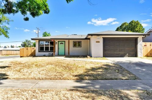 3086 Hampton Way, Fresno, CA 93722-4523