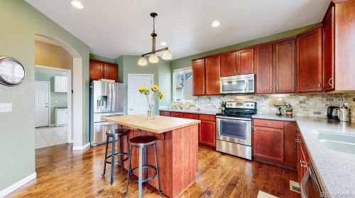 7232 Oak Hl, Aurora CO 80016-2061 exterior