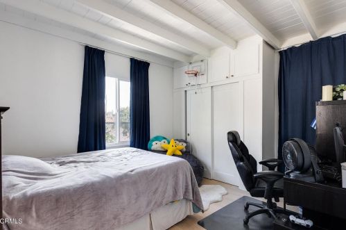 604 Hawthorne St, Glendale CA  91204-3105 exterior