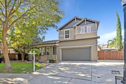 2762 Merchant Ct, Tracy, CA 95377-8501