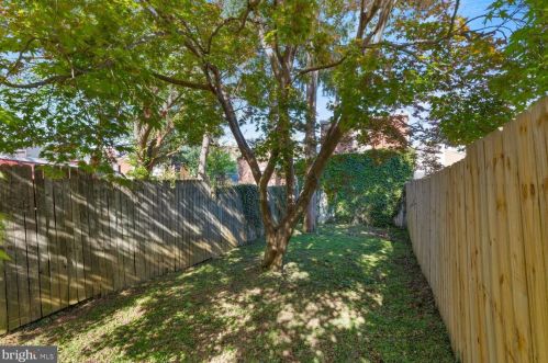 231 Mulberry St, Lancaster PA  17603-3741 exterior