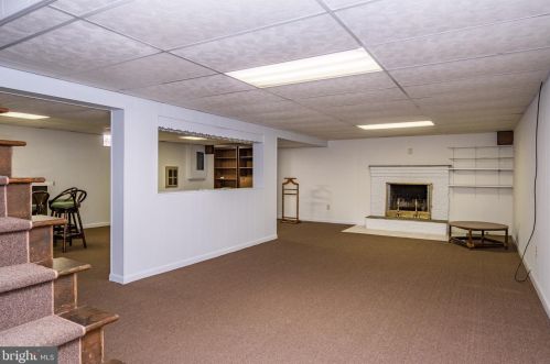 901 Enola Rd, Carlisle PA 17015-9548 exterior