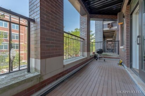 1047 Monroe St, Chicago IL  60607-2977 exterior