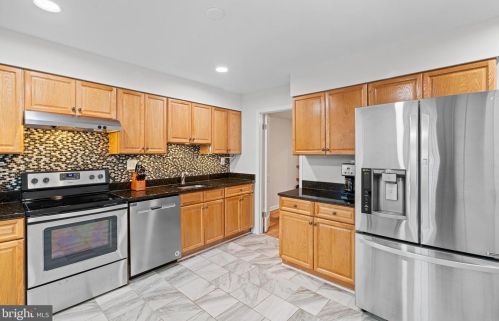5865 Banning Pl, Springfield VA  22015-3666 exterior